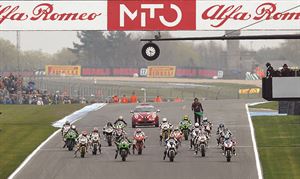 2011 WSBK Round 2 in Donington Park, UK　場外插曲鬥得火熱