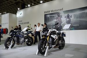 跑車血統徹底繼承　BMW S1000R台北車展新亮相