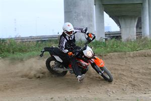 林道王者君臨天下　KTM ENDURO 690 R