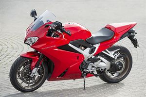 HONDA　VFR800F    歷久不衰的經典跑旅