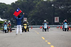 SYM 2014賽車訓練營   熱血逐夢就此啟航