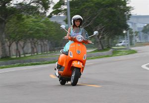 VESPA LT125 測試報告   時尚義式風再現