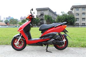 YAMAHA CYGNUS X 125　內外兼俱炫紅鵝