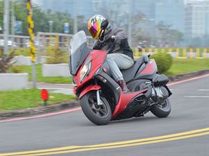 國內試乘KYMCO G-DINK300i ABS