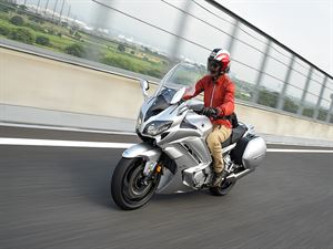 國外試乘YAMAHA FJR1300AS