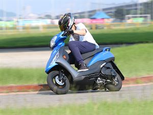 國內試乘YAMAHA AXIZ S勁豪125