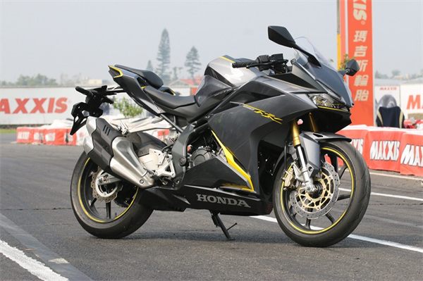 摩托車雜誌 資訊網 Cbr250rr 更 純粹 的honda 250仿賽跑車