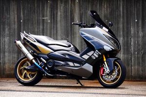 YAMAHA TMAX