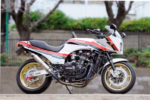 KAWASAKI GPZ900R