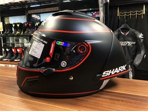 2019大鴨尾再版強勢登場-SHARK 30周年紀念帽-RACE R PRO GP的Lorenzo 99