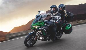 2022 Kawasaki Versys 1000 男子漢多功能車登場
